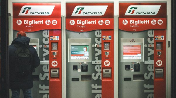 Quels sont les avantages de louer une maison de vacances en Dordogne avec des ateliers de sculpture et des balades en montgolfière?