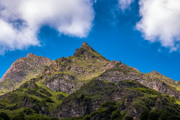 Quelles sont les meilleures techniques pour camper en bord de ruisseau en hiver?